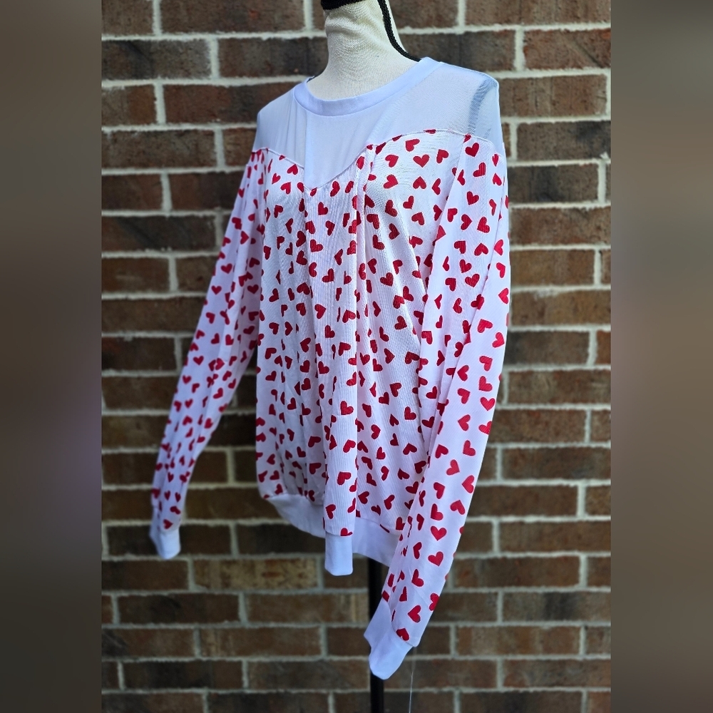 LuLaRoe Lizzy Blouse 2X NWT Red White Heart Print Mesh Top Long Sleeve - Picture 3 of 14